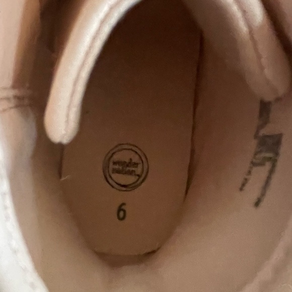 Wonder Nation Size 6 pink toddler water proof, winter boots - Picture 5 of 5